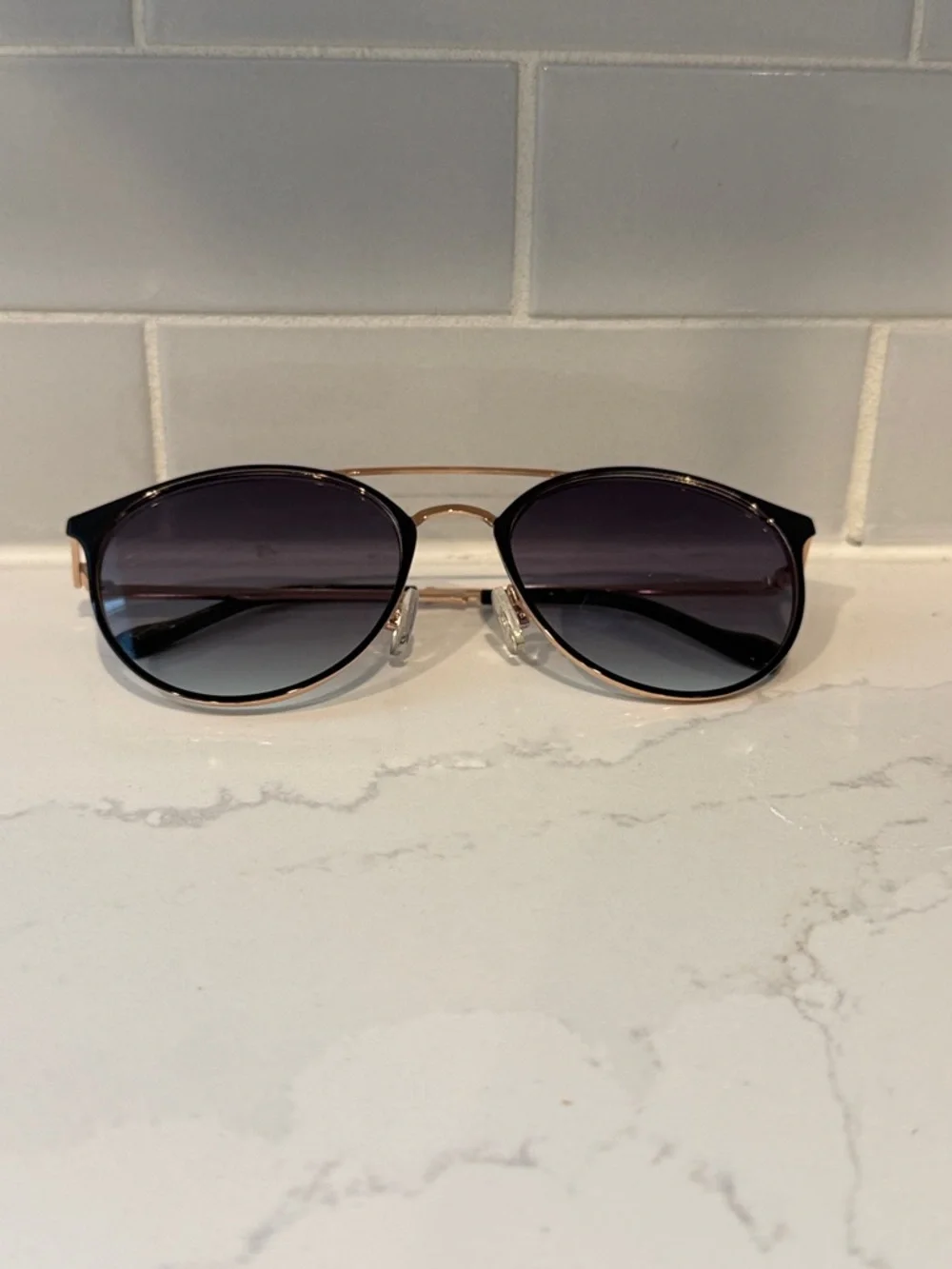 Jessica Simpson Black and Gold Round Gradient Sunglasses